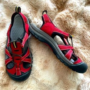 KEEN Newport Red Waterproof Sport Hiking Sandals Womens sizes 10.5